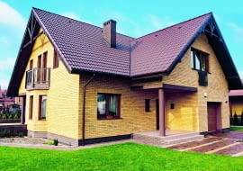 Klinkier do domów w tradycyjnym stylu Sahara cieniowana/CRH KLINKIER cegła klinkierowa wymiary: RF- 250 x 120 x 65 mm, NF - 240 x 115 x 71 mm kolor: żółty cieniowany Cena: 185 zł/m2