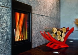 Stojak na drewno ze stali lakierowanej, firma Mopo. Cena: 389 zł