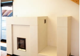 Mimo że ogrzewanie z wykorzystaniem piecokominka zostało wyparte przez inne technologie, to jednak można zauważyć renesans tego typu urządzeń, czyli powrót do zduńskiej tradycji budowy pieców kaflowych w nowoczesnym wydaniu.