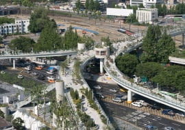 Zniszczona estakada w Seulu zamieniła się w zielony, miejski deptak Projekt: pracownia MVRDV