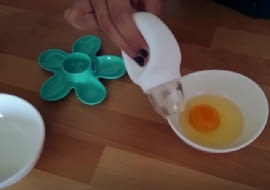 Testujemy gadżet: separator do jajek, czyli jak oddzielić żółtko od białka?