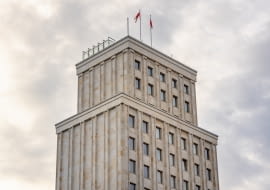 Prudential w Warszawie, konstrukcja opracowana przez inżyniera Stefana Bryłę. Wysokościwiec przed wojną stanowił drugi co do wysokości w Europie, a pierwszy w Polsce tak wysoki budynek.