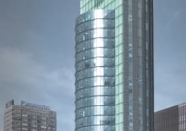 Andrzej Wyszyński z pracowni MWH Architekci też uważa, że bank w Rotundzie to pomyłka. Nawet w wieżowcu, który na miejscu pawilonu projektował dla PKO BP, niższe kondygnacje chciał przeznaczyć na usługi