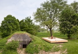 dom w bunkrze, dom w ciekawym miejscu, domy, wakacyjny dom