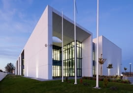 Centrum Badawczo – Rozwojowe firmy High Technology Machines w Gliwicach. Proj. Zalewski Architecture Group