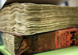 28.01.2016 Warszawa . Archiwum Glowne Akt Dawnych . Pracownia konserwacji . Anna Czajka kierowniczka laboratorium Fot.Jacek Marczewski / Agencja Gazeta