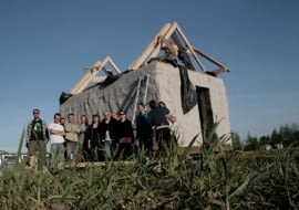 Dom z naturalnych materiałów w Laskowicach Pomorskich