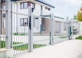 Seria Style model AW.10.22, stalowe, zabezpieczone antykorozyjnie, kolor szary, segment ogrodzenia 200 × 145 cm, cena 560 zł, brama przesuwna 400 × 145 cm, cena 3016 zł i furtka 120 × 145 cm, cena 836 zł, WIŚNIOWSKI