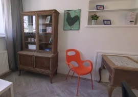 Remont w 48h - metamorfoza salonu z kuchnią w budynku na warszawskim Mokotowie