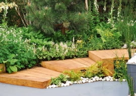 OGROD , ARCHITEKTURA OGRODOWA - SCHODY DREWNIANE , ROSLINY : PAPROCIE , FUNKIE , TIARELLAFOT. LILIANNA SOKOLOWSKAPUBLIKACJA MAGNOLIA NR 10 (18) - 10 2013PUBLIKACJA MAGNOLIA NUMER SPECJALNY 1/2014 - OGROD BEZTROSKI - 4 2014