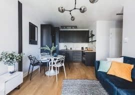 Wygodna kawalerka w bloku