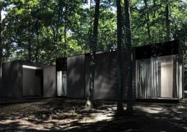 RE: DARK HOUSE. Proj. REFORM Architekt.