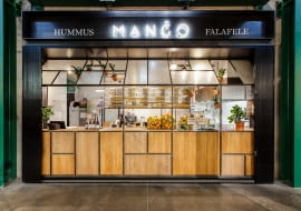 Mango Vegan Bar w Hali Koszyki, projekt: MFRMGR Frejda & Gratkowski Architekci: Marta Frejda , Michał Gratkowski we współpracy z Klaudią Zyzą