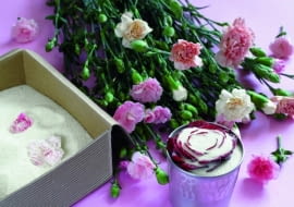 05.06.2003 WARSZAWA - PORADNIK DOMOWY - SUSZENIE KWIATOW STYLIZACJA MALGORZATA SZCZEPANSKA FOT. BRUNO FIDRYCH / AGENCJA GAZETA PUBLIKACJA PORADNIK DOMOWY NR 8 (156) - 8.2003 PUBLIKACJA NASZ PORADNIK NR 1 - 9.2004