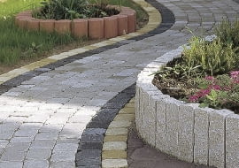 ścieżki w ogrodzie, nawierzchnia w ogrodzie, kostka betonowa