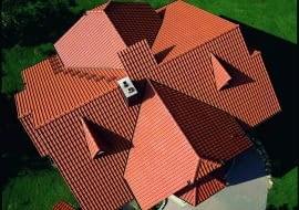 dach dach wielospadowy dach stromy pokrycie dachowe dachówki ceramiczne dachówki betonowe