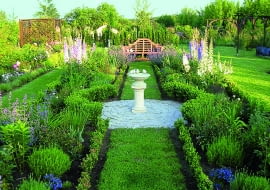 Symetria stosowana konsekwentnie w rozwiązaniach przestrzennych wprowadza do ogrodu harmonię i ład.