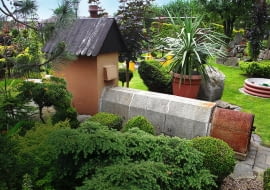 WĘDZARNIA przenaczona do wędzenia na zimno z kanałem dymnym z betonowych kręgów.