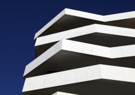 Na zębatych platformach, Living Foz, Porto, Portugalia, proj. dEMM arquitectura