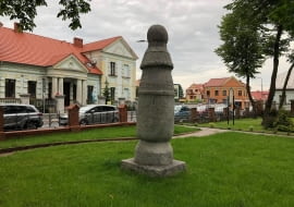 Słup milowy w Koninie - najstarszy znak drogowy w Polsce