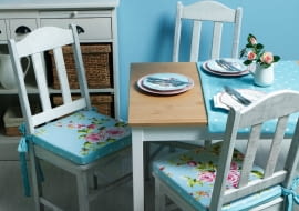 08.12.2016 Warszawa . Wnetrza , ZTS , Zrob to Sam , tablica na przybory do szycia , poduszki na krzesla , sesja dla magazynu Cztery Katy , projekt Edyta Jablonska , stylizacja Joanna Plachecka .Fot. Michal Mutor