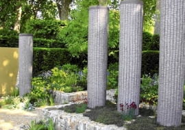 25.05.2011 LONDYN CHELSEA FLOWER SHOW NA ZDJECIU OGROD POKAZOWY ALEJKA , SCIEZKA , OCZKO WODNE DLA CZASOPISMA FOT. ARKADIUSZ SCICHOCKI / AGENCJA GAZETA SLOWA KLUCZOWE: OGROD