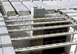 eBUDOWA DOMU STROP KOMINFOT. RAFAL POLAK - KUCHTAPUBLIKACJA LADNY DOM NR 8 (82) - 8.2005