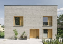 Jednorodzinny dom w Warszawie o powierzchni 265 mkw. Projekt: MFRMGR ARCHITEKCI: Marta Frejda, Michał Gratkowski, Waldemar Nowicki, Jarosław Urbański