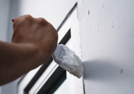 Malowanie drewnianych futryn