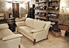 Piwnice można wykorzystać nie tylko jako przestrzeń gospodarczą, ale również jako miejsce relaksu