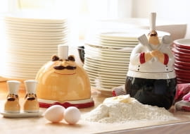 Dekoracje: wiosenne wnętrza Wbrew zimowej aurze, w sklepach już wiosna w pełni! Może warto zmienić też klimat domu? Pomogą w tym przedmioty z nowych, wiosennych kolekcji. Akcesoria kuchenne, od 7,50 do 69 zł, home&you.