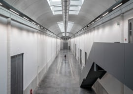 Magazyny Luwru - Centre de Conservation du Louvre w Liévin. Proj. Rogers Stirk Harbour + Partners