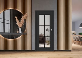 Model Miskant w kolorze czarny ST CPL; duże przeszklenie z ozdobnymi szprosami stanowi ozdobę całego wnętrza.