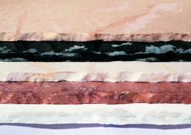 Płyty marmuru w różnych barwach; zmiany odcienia, użylenie czy mikropęknięcia nie są wadą - świadczą o ich niepowtarzalności