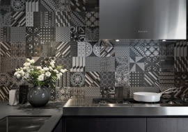 Mieszkanie pełne wzorzystych płytek