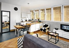 UWAGA ! PONOWNA PUBLIKACJA WYLACZNIE ZA ZGODA WLASCICIELI WARSZAWA , MIESZKANIE , WNETRZA , OTWARTA KUCHNIA NA POKOJ , MEBLE PROJEKT WNETRZA EWA JAWORSKA STYLIZACJA KATARZYNA MITKIEWICZ FOT. RADOSLAW WOJNAR PUBLIKACJA CZTERY KATY NR 4 (271) - 4 2014 SLOWA KLUCZOWE: ARCHITEKTURA WNETRZE POKOJ KUCHNIA MEBEL ZDJĘCIE DO WKŁADKI: PUBLIKACJA CZTERY KATY NR 4 (271) - CZASOPISMA