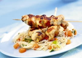 15.05.2006 WARSZAWA , SESJA JEDZENIE , GRILL W OGRODZIE