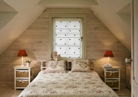 WNETRZA - SYPIALNIA , MEBLE STYLIZACJA DOROTA KARPINSKA FOT. RAFAL LIPSKI PUBLIKACJA CZTERY KATY NR 9 (203) - 9 2008 SLOWA KLUCZOWE: WNETRZA MEBLE ZDJĘCIE DO WKŁADKI: PUBLIKACJA CZTERY KATY NR 9 (203) - 9 2008