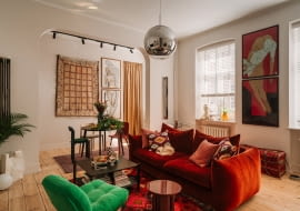 Eklektyczna aranżacja mieszkania w zabytkowej kamienicy