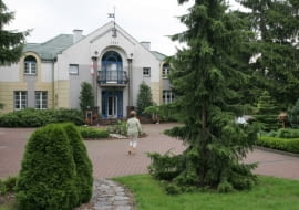 01.08.2005 GDANSK , OGROD PANSTWA WALESOW , NA ZDJECIU PODJAZD DOMDLA CZASOPISMA OGRODYFOT. ARKADIUSZ SCICHOCKI / AGENCJA GAZETAPUBLIKACJA OGRODY NR 10 (78) - 10.2005