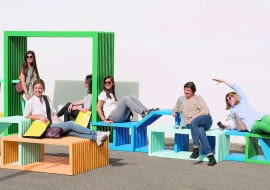 Intersections, czyli iloczyny, instalacja z modułowych obiektów.