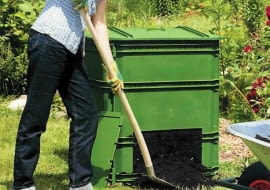 ONE TIME USE ONLY DO JEDNORAZOWEGO UZYCIA KOMPOSTOWNIK TERMOKOMPOSTOWNIK PRACA W OGRODZIE FOT. GLORIA PUBLIKACJA KWIETNIK NR 9 (129) - 9.2005 PUBLIKACJA OGRODY NUMER SPECJALNY 1/2006 - TRAWNIK PIEKNY I ZADBANY - 5.2006 SLOWA KLUCZOWE: OGRODNICTWO KOBIETY