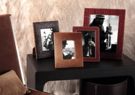 Dekoracje. Meble, ściany i podłogi wdziewają futrzane ubranka. Grozi nam epoka lodowcowa? Nie, po prostu taka jest moda. Zaakceptują ją nawet obrońcy zwierząt, bo materiału na te stroje dostarczają nie myśliwi, ale... producenci tkanin i tworzyw sztucznych.