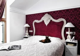 UWAGA ! DO JEDNORAZOWEJ PUBLIKACJI GOSC CZTERECH KATOW - MIESZKANIE PANI ANNY GRAMS ( STYLISTKI I SCENOGRAFKI ) I MICHALA GRAMS , WNETRZA , POKOJ - SYPIALNIA , ZWIERZETA - KOT SYJAMSKI STYLIZACJA AGNIESZKA OSAK- REJMER FOT. SYLWESTER REJMER PUBLIKACJA CZTERY KATY NR 12 (267) - 12 2013 SLOWA KLUCZOWE: WNETRZE POKOJ SYPIALNIA ZWIERZETA KOT ZDJĘCIE DO WKŁADKI: PUBLIKACJA CZTERY KATY NR 12 (267) - CZASOPISMA