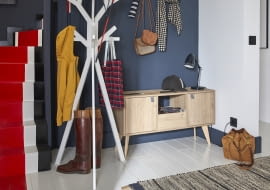 Jak urządzić funkcjonalny przedpokój? Niezbędne elementy wyposażenia