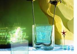 DEKORACJE WAZONY SZTUCZNE ROSLINY STYLIZACJA JOLANTA I KINGA KOLARY FOT. RADOSLAW WOJNAR PUBLIKACJA CZTERY KATY NR 4 (162) - 4.2005 SLOWA KLUCZOWE: NACZYNIA ROSLINY BUTIK ZDJĘCIE DO WKŁADKI: PUBLIKACJA CZTERY KATY NR 4 (162) - CZASOPISMA