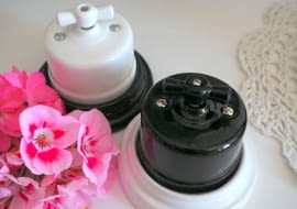 NOTA BENE Antica włączniki natynkowe biel i czerń