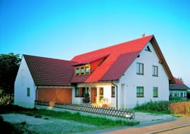 Futura/CREATON | materiał: dachówka ceramiczna | kolor: czerwień naturalna Cena: od 49,68 zł/m2