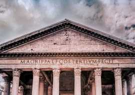 Panteon w Rzymie - fronton