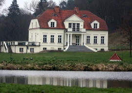 04.04.2008 CHOBIELIN , DWOREK NALEZACY DO MINISTRA SPRAW ZAGRANICZNYCH RADOSLAWA SIKORSKIEGO . FOT. KRZYSZTOF SZATKOWSKI / AGENCJA GAZETA